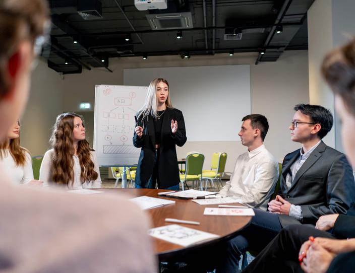 Hotel front desk training pic1
